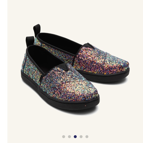 New in box - kids black chunky glitter ✨ Tom’s slides in size 4 youth. - Picture 1 of 9